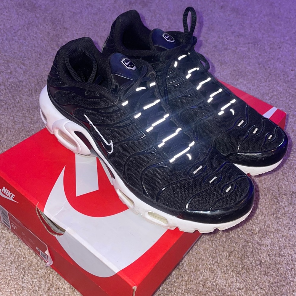 NIKE W AIR MAX PLUS. ⚽️ US 8.5